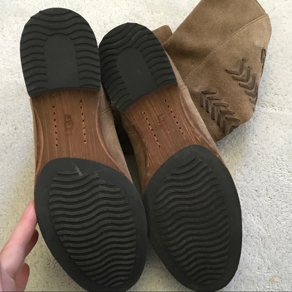 Suede Ugg zip boots - Picture 4 of 8